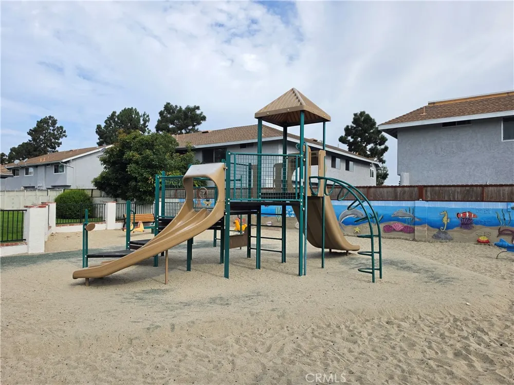 19905 Derbyshire Lane Huntington Beach, CA 92646