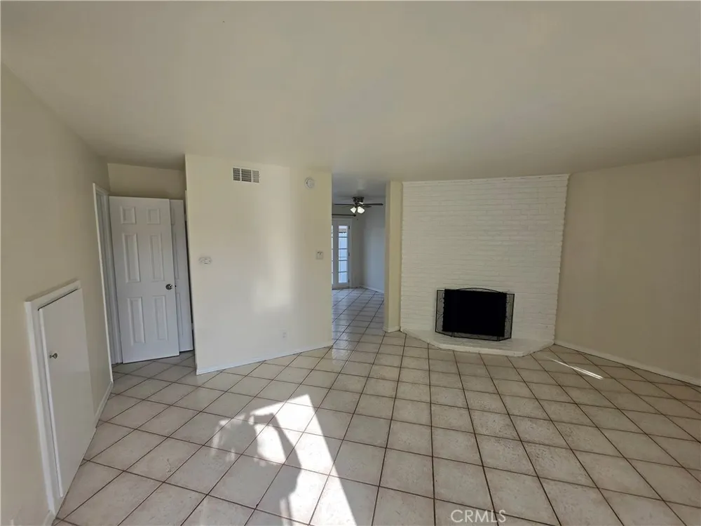 19905 Derbyshire Lane Huntington Beach, CA 92646