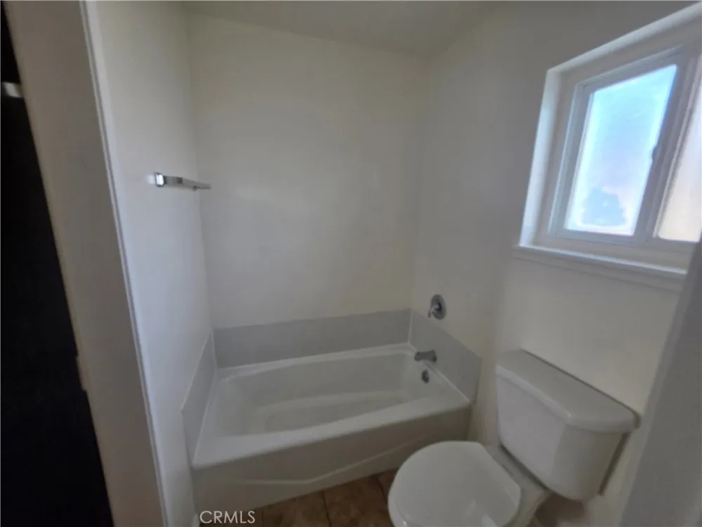 19905 Derbyshire Lane Huntington Beach, CA 92646