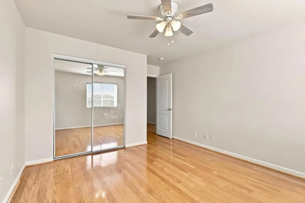 1995 Serene Drive Hollister, CA 95023