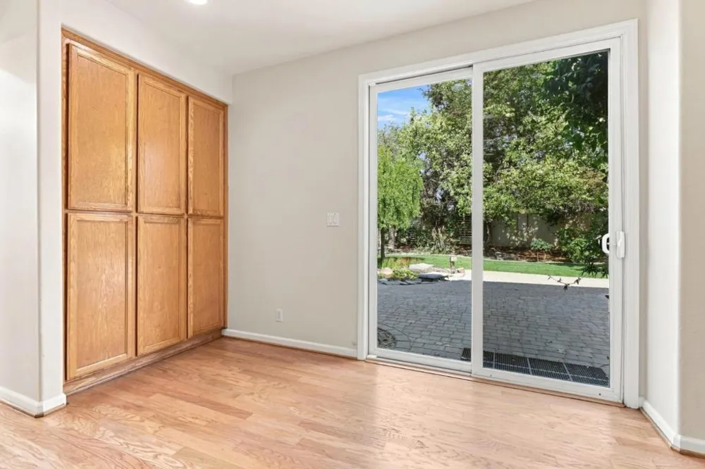 1995 Serene Drive Hollister, CA 95023