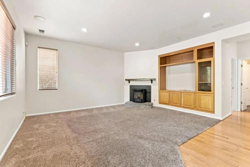 1995 Serene Drive Hollister, CA 95023