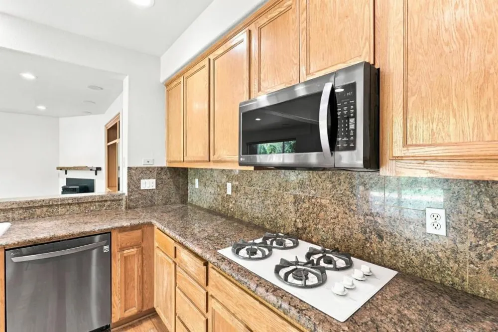 1995 Serene Drive Hollister, CA 95023