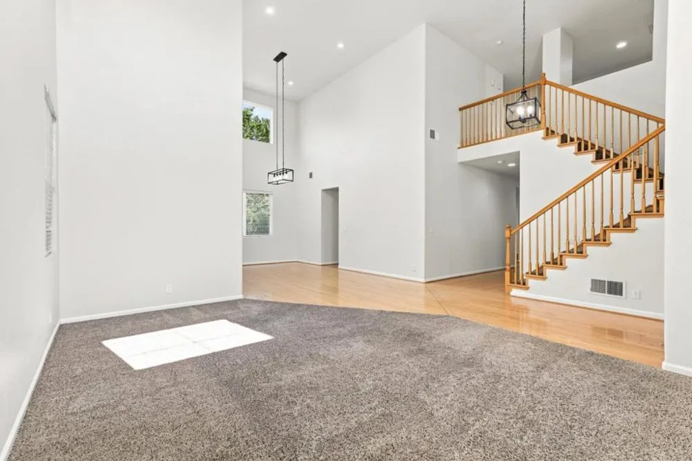 1995 Serene Drive Hollister, CA 95023