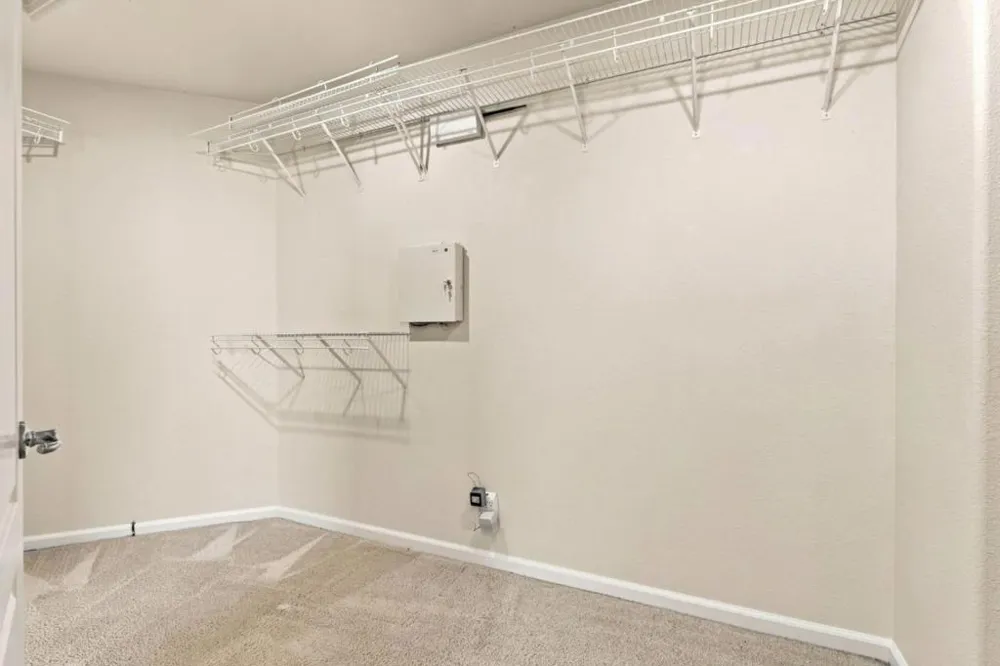 1995 Serene Drive Hollister, CA 95023