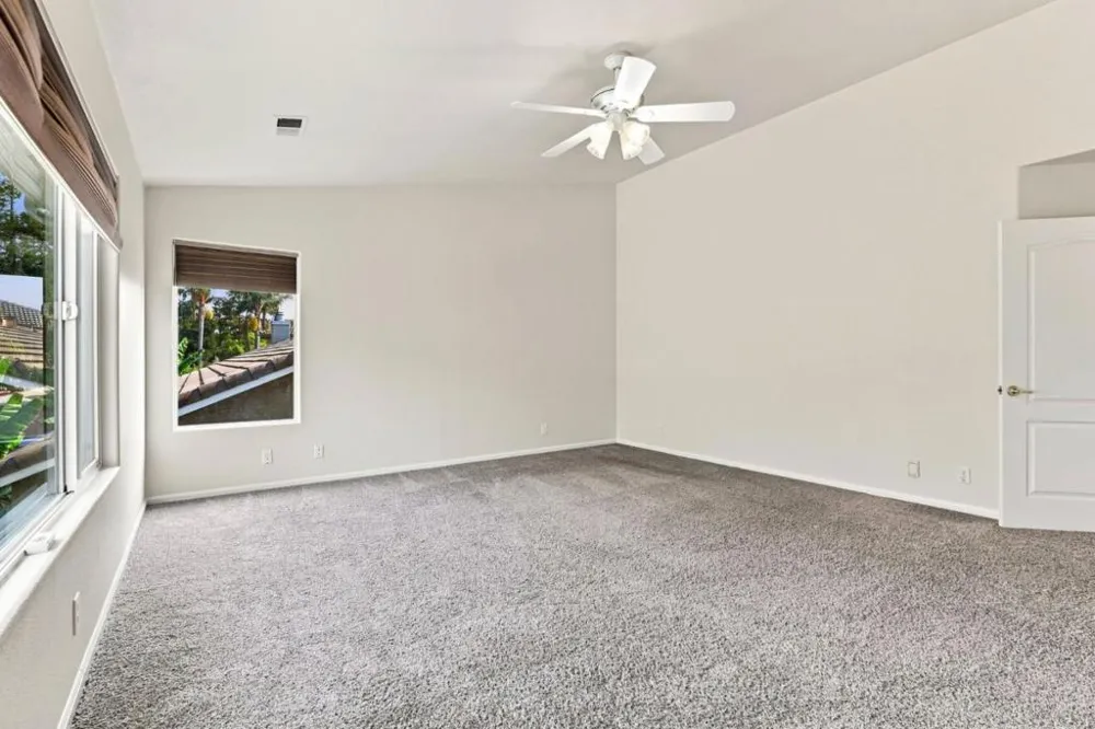 1995 Serene Drive Hollister, CA 95023