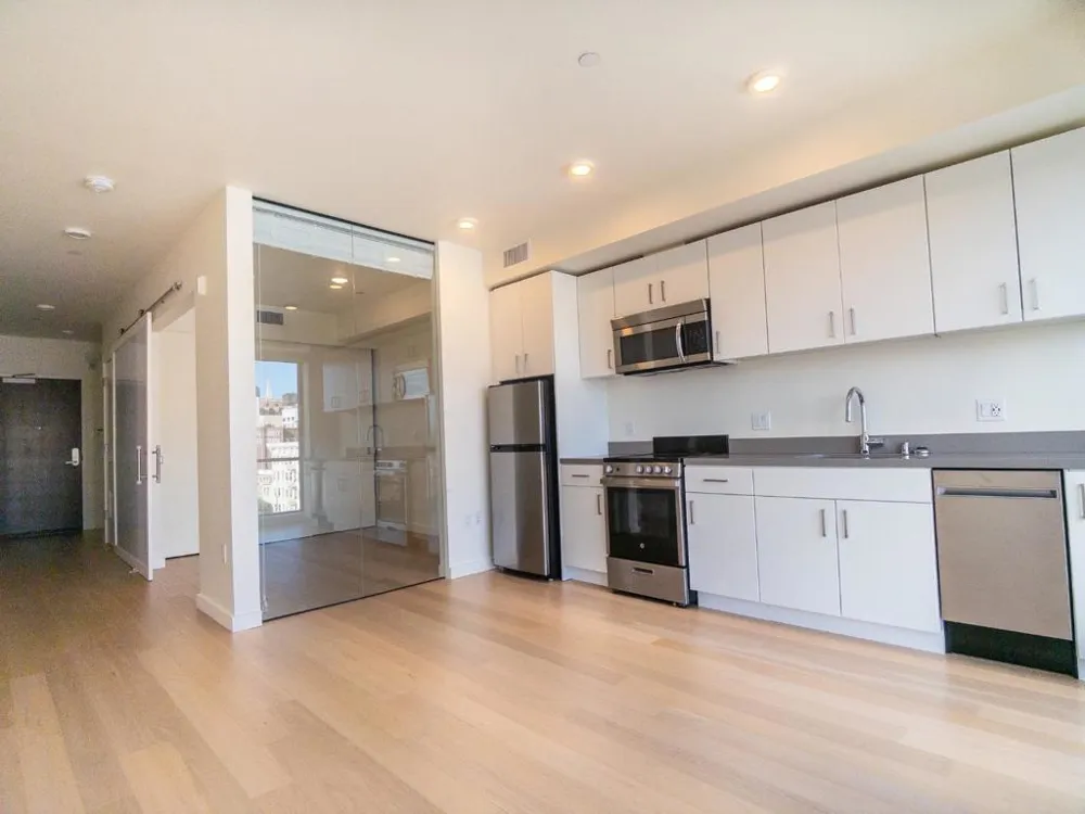 1201 Sutter Street #PH606 San Francisco, CA 94109