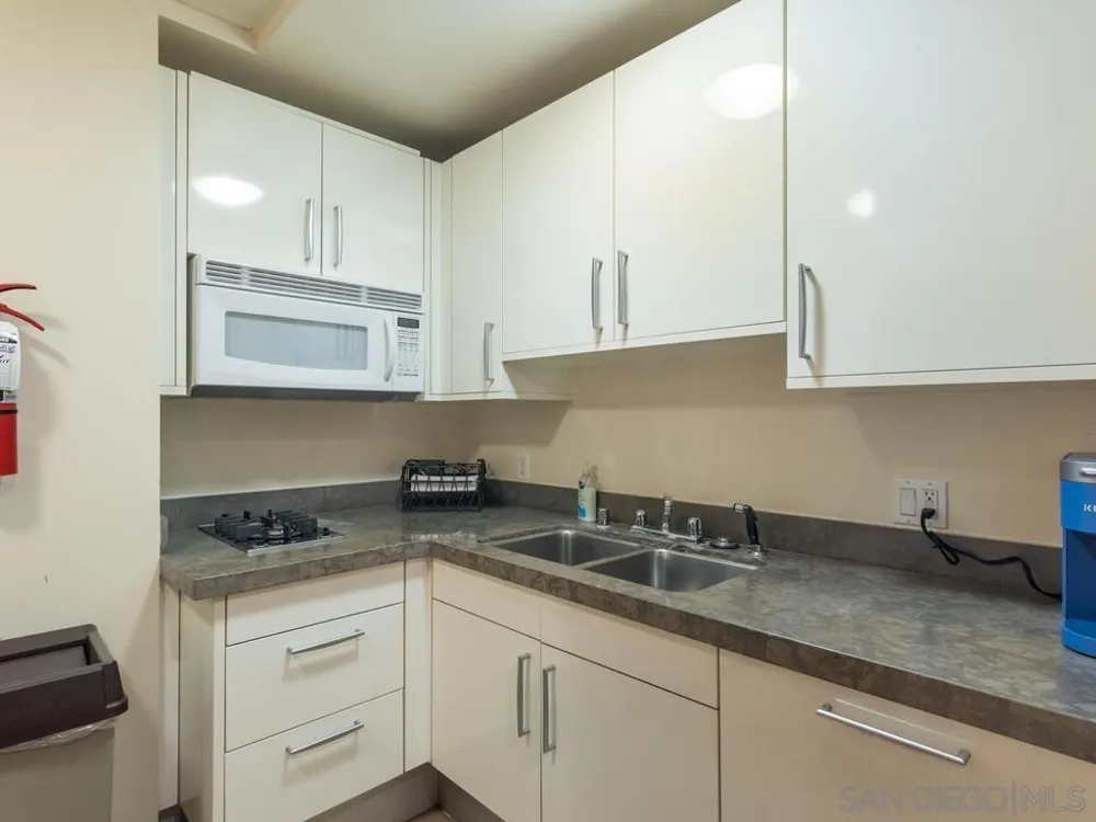 165 6th Ave #2803 San Diego, CA 92101