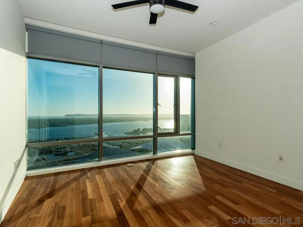 165 6th Ave #2803 San Diego, CA 92101