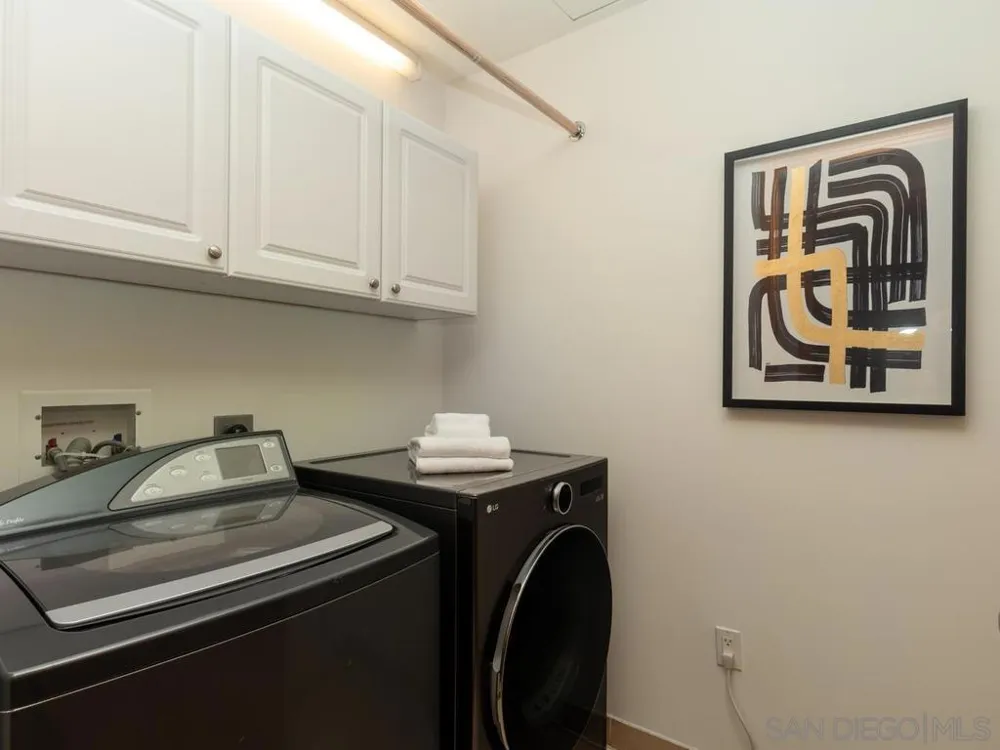 165 6th Ave #2803 San Diego, CA 92101