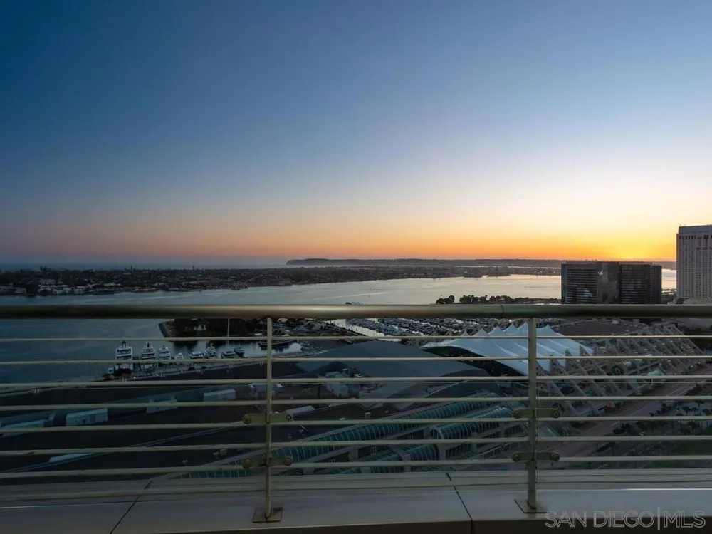 165 6th Ave #2803 San Diego, CA 92101