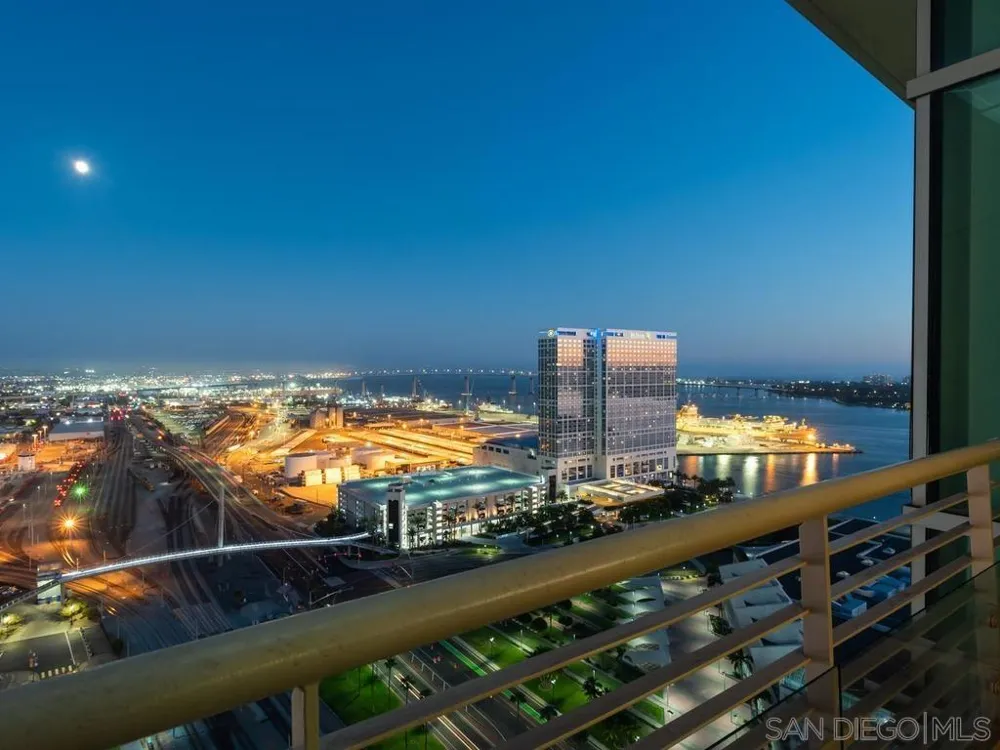 165 6th Ave #2803 San Diego, CA 92101