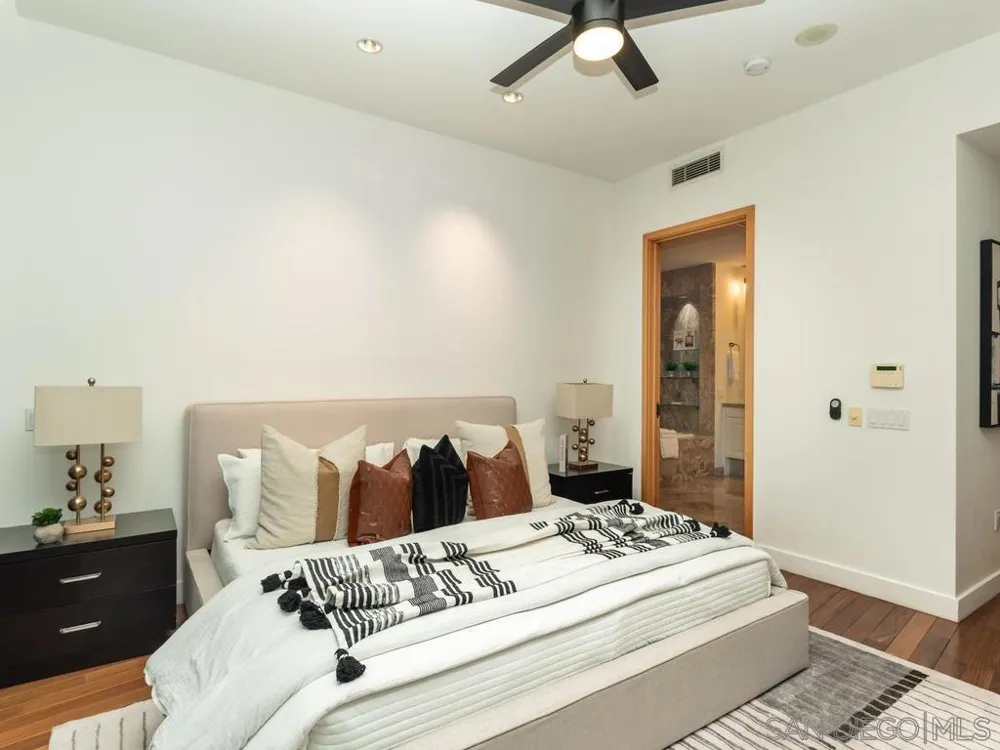 165 6th Ave #2803 San Diego, CA 92101