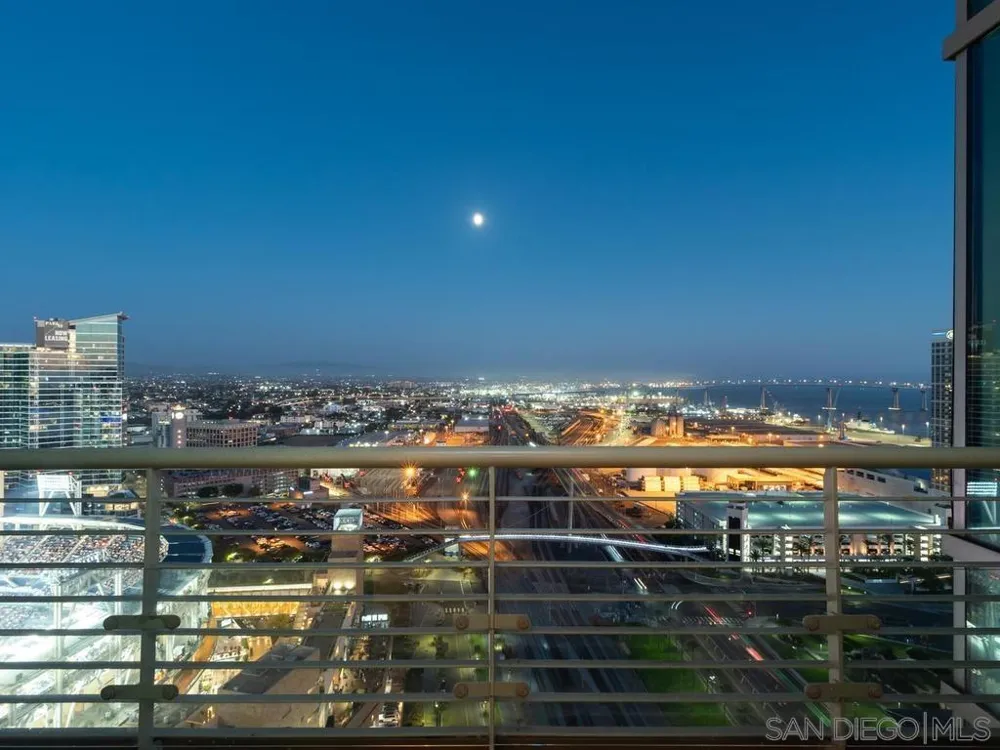 165 6th Ave #2803 San Diego, CA 92101