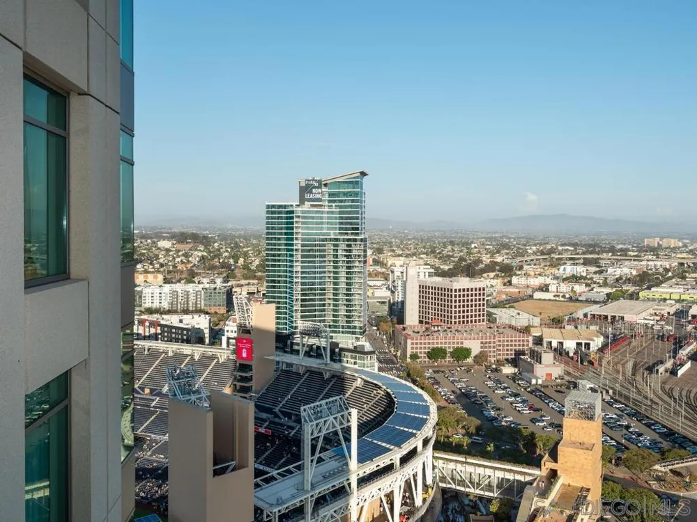 165 6th Ave #2803 San Diego, CA 92101