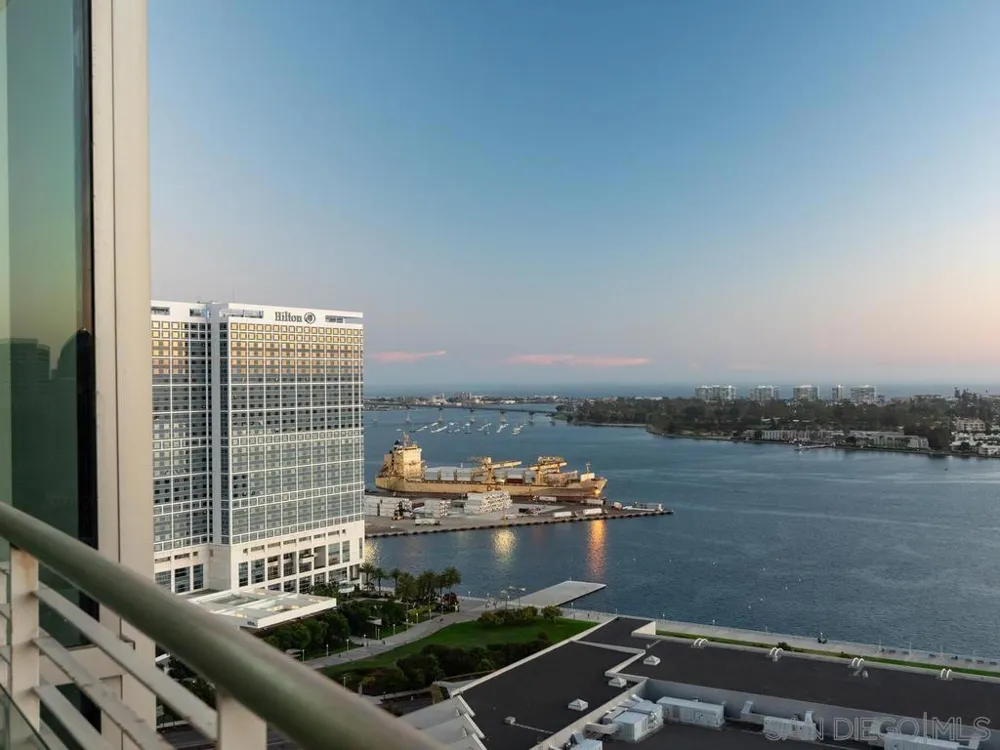 165 6th Ave #2803 San Diego, CA 92101