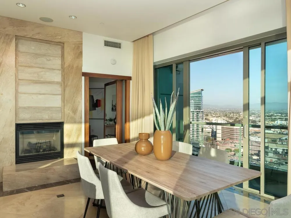 165 6th Ave #2803 San Diego, CA 92101