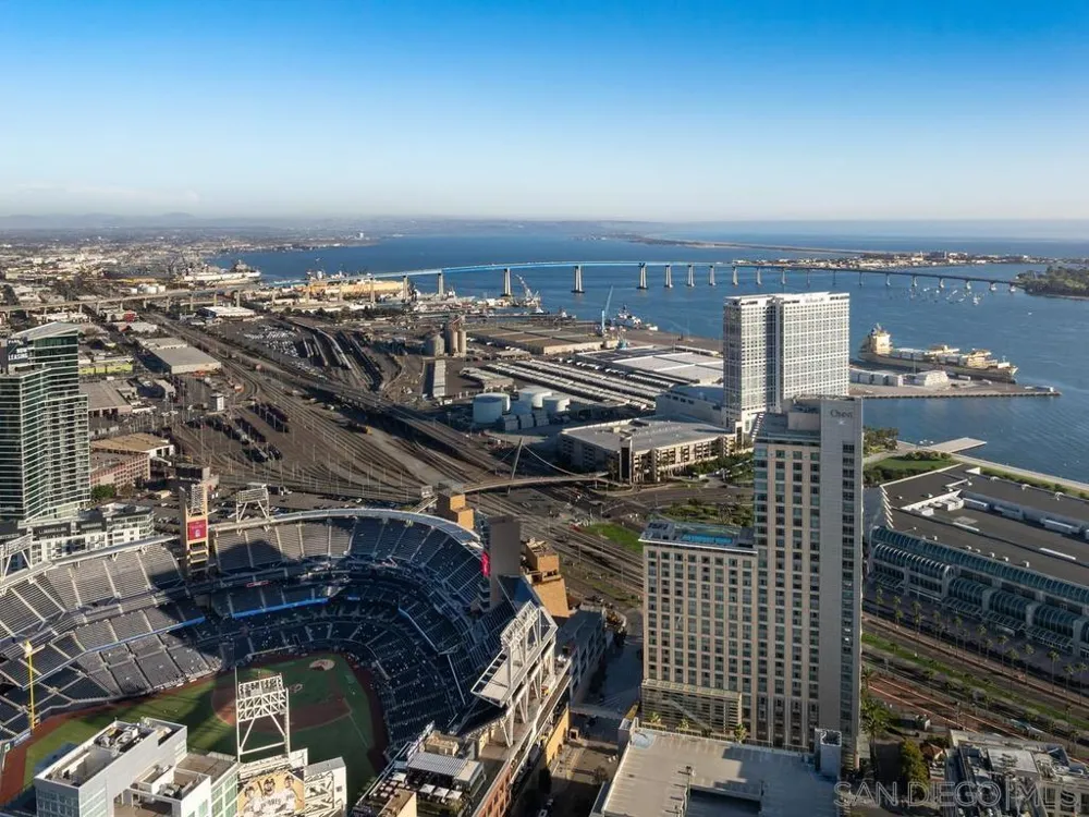 165 6th Ave #2803 San Diego, CA 92101