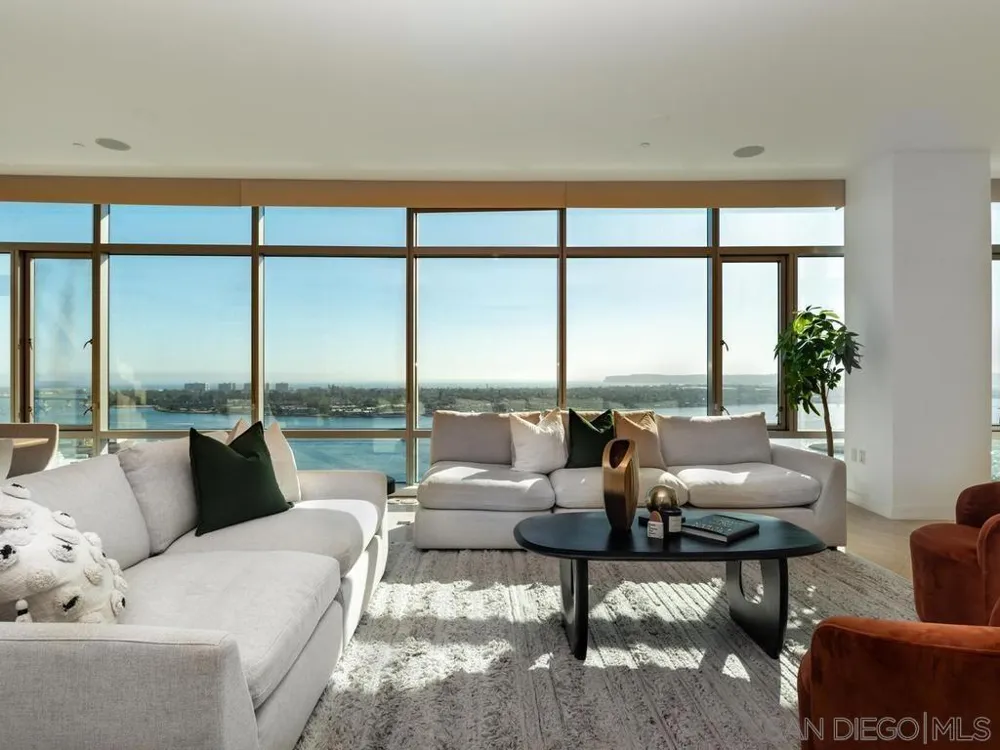 165 6th Ave #2803 San Diego, CA 92101