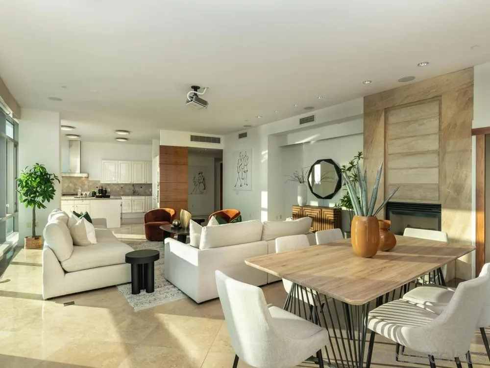 165 6th Ave #2803 San Diego, CA 92101