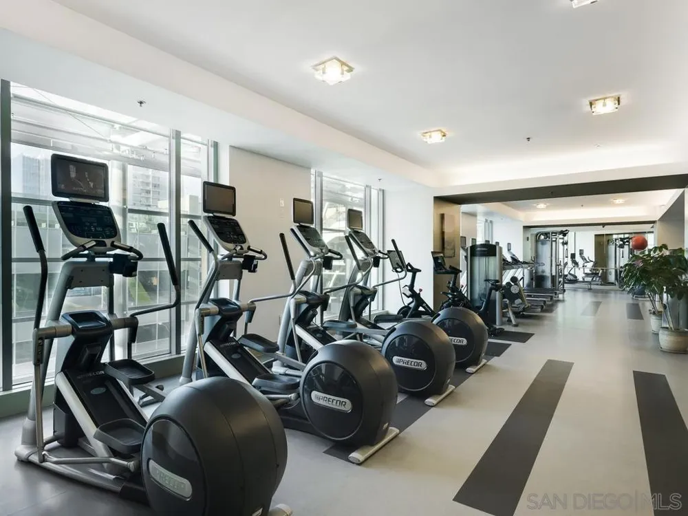 165 6th Ave #2803 San Diego, CA 92101
