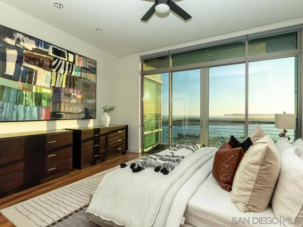 165 6th Ave #2803 San Diego, CA 92101
