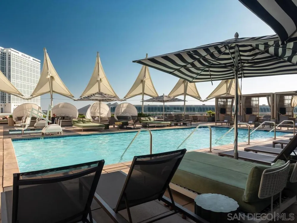 165 6th Ave #2803 San Diego, CA 92101