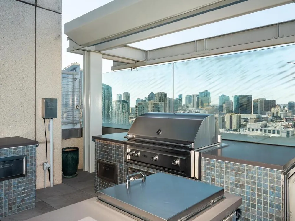 165 6th Ave #2803 San Diego, CA 92101
