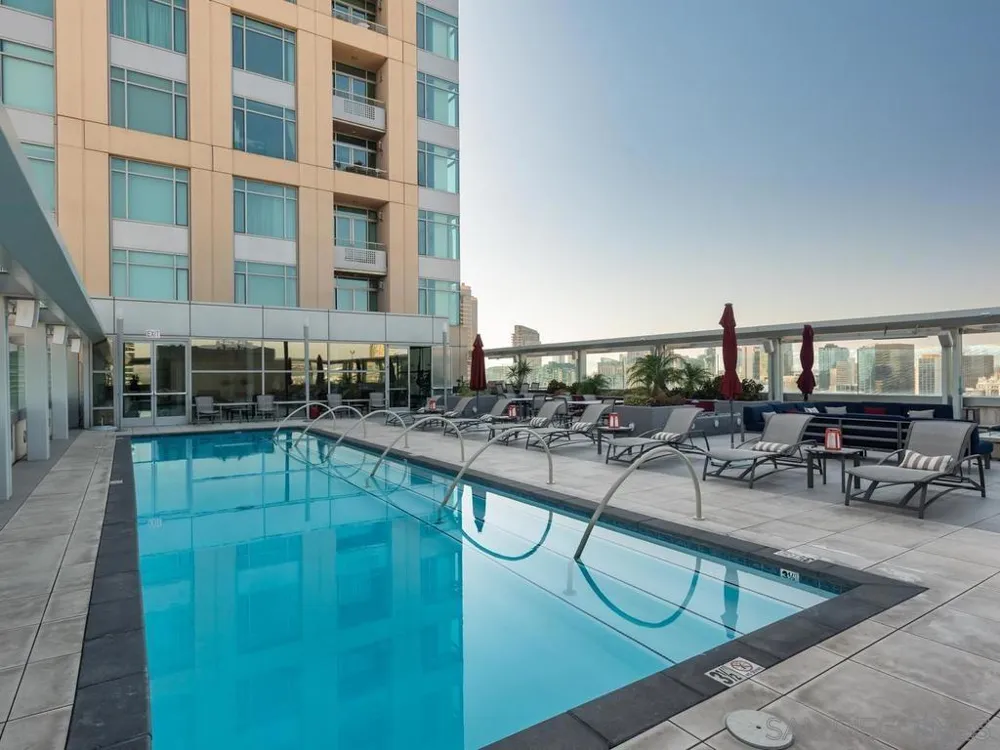 165 6th Ave #2803 San Diego, CA 92101