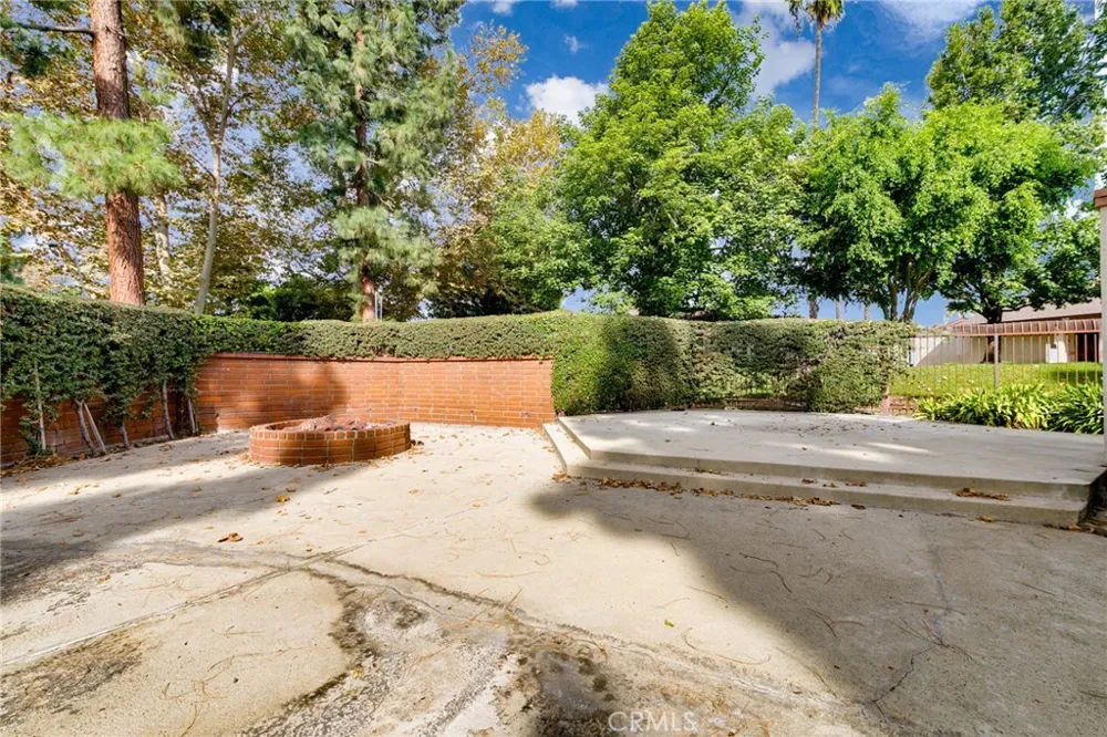 1439 Fredericks Upland, CA 91786