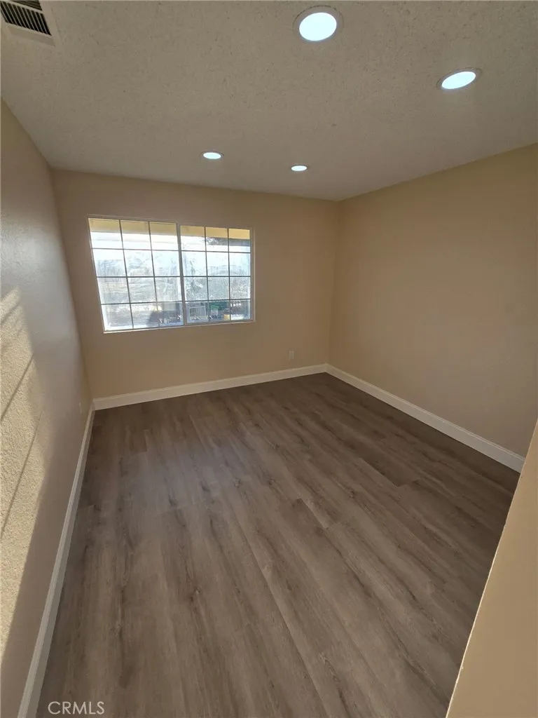 40906 159th E Lake Los Angeles, CA 93535