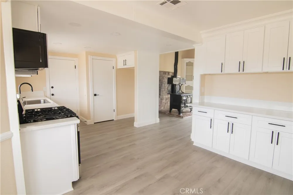 40906 159th E Lake Los Angeles, CA 93535