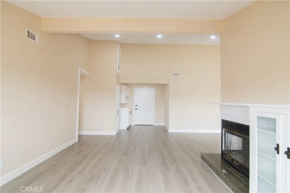 40906 159th E Lake Los Angeles, CA 93535