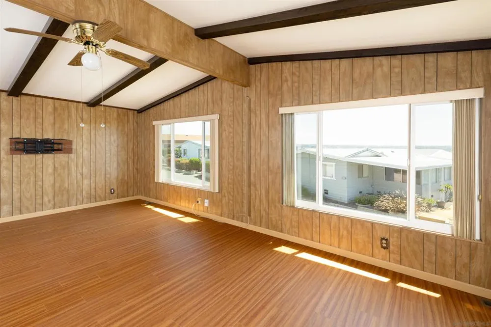 275 S Worthington St #105 Spring Valley, CA 91977