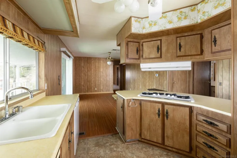 275 S Worthington St #105 Spring Valley, CA 91977