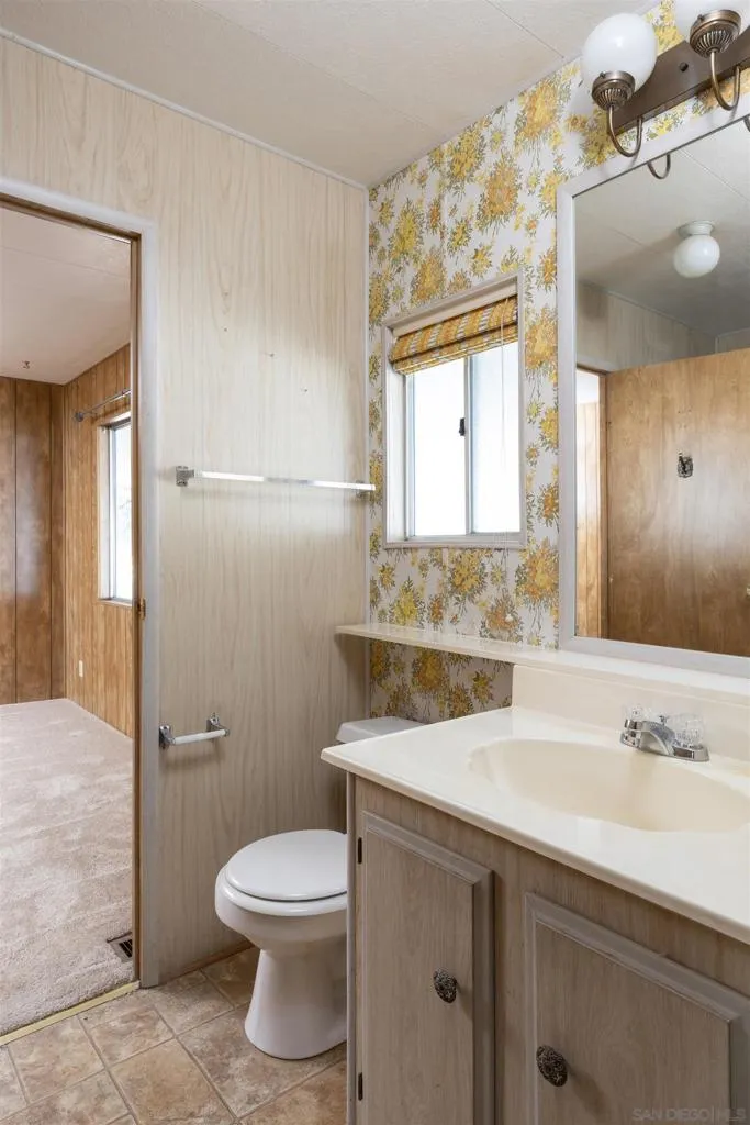 275 S Worthington St #105 Spring Valley, CA 91977