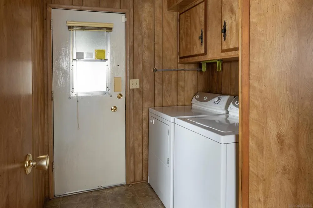 275 S Worthington St #105 Spring Valley, CA 91977