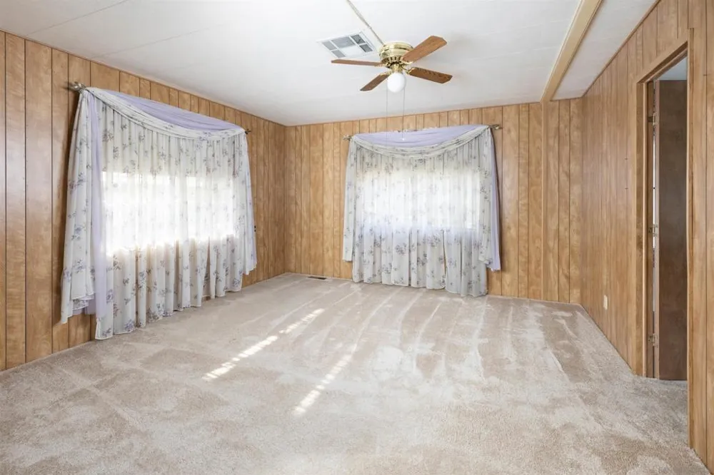 275 S Worthington St #105 Spring Valley, CA 91977