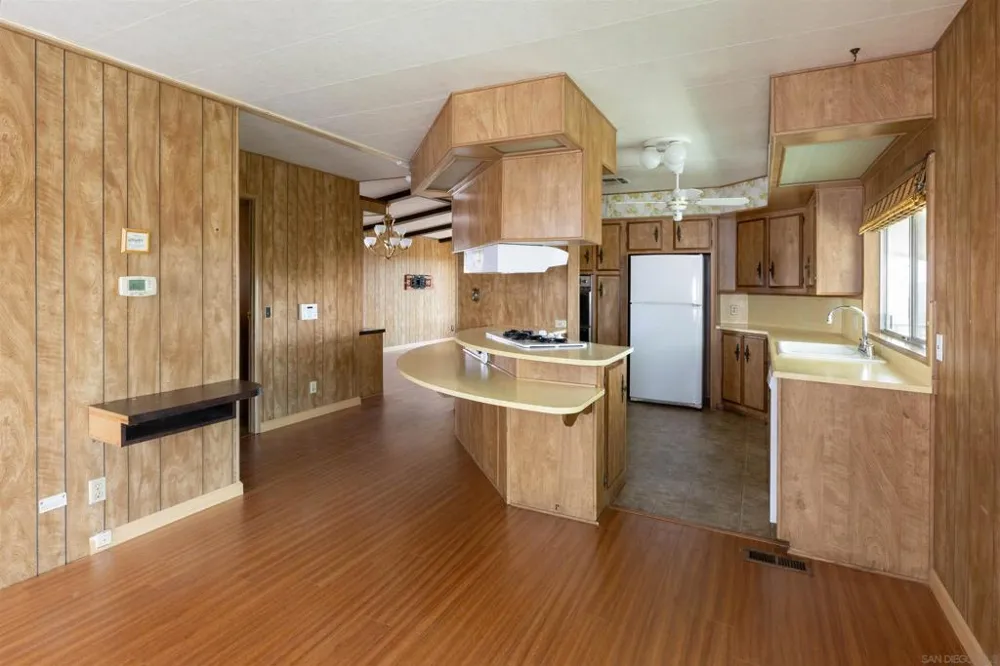 275 S Worthington St #105 Spring Valley, CA 91977