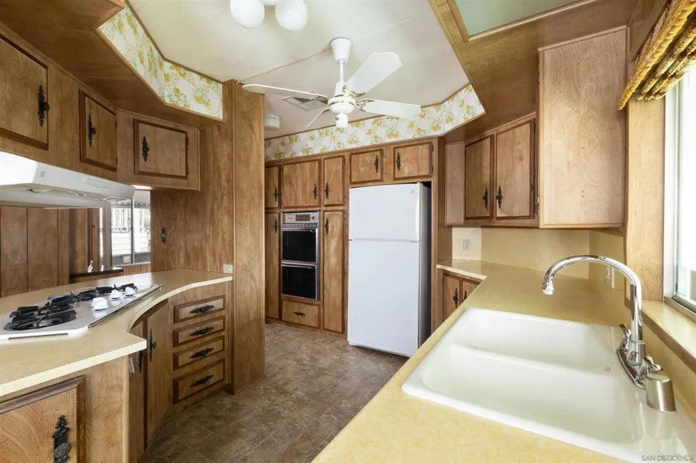 275 S Worthington St #105 Spring Valley, CA 91977