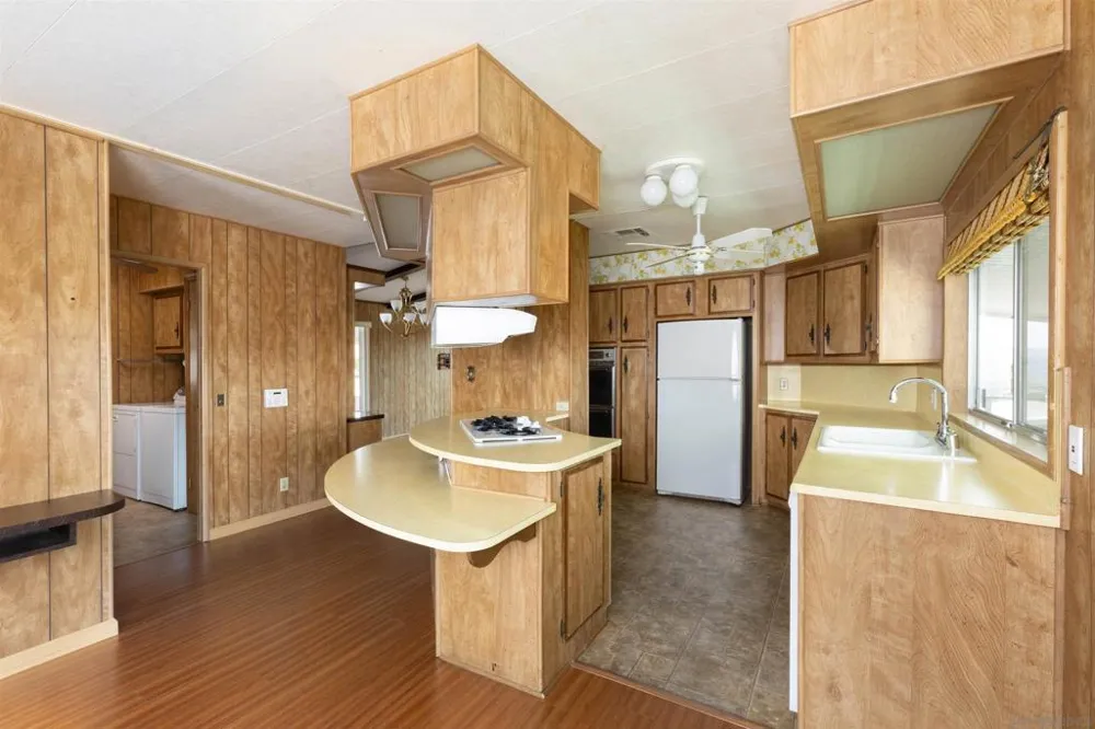 275 S Worthington St #105 Spring Valley, CA 91977