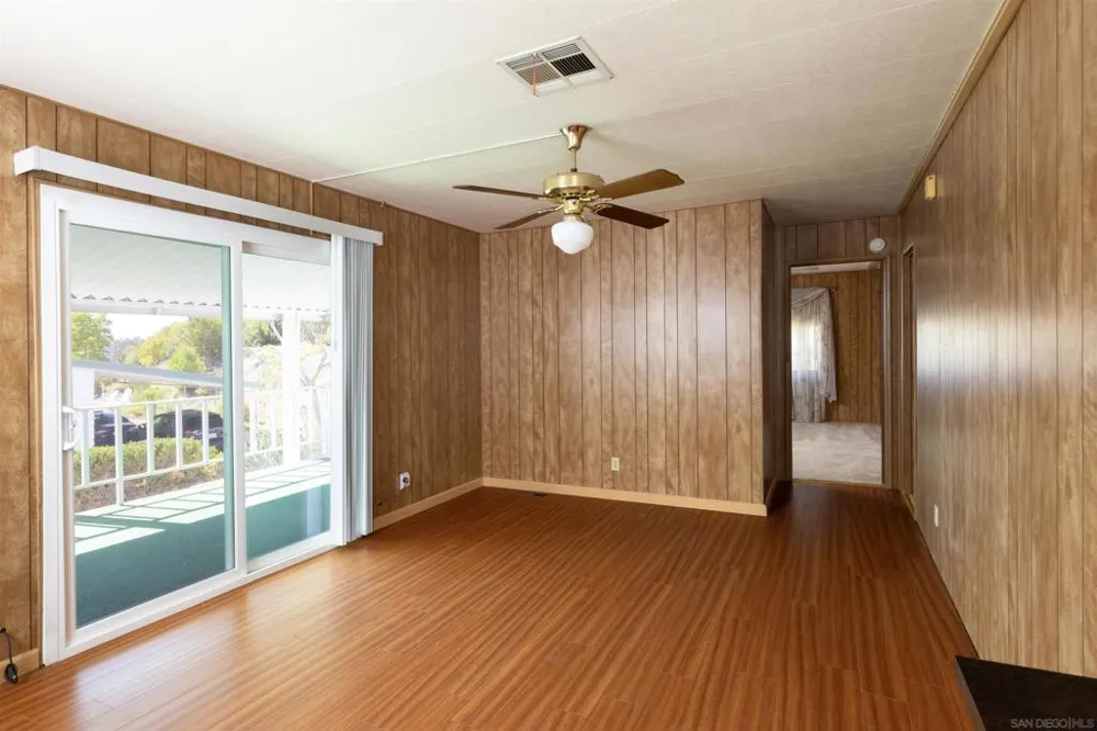 275 S Worthington St #105 Spring Valley, CA 91977