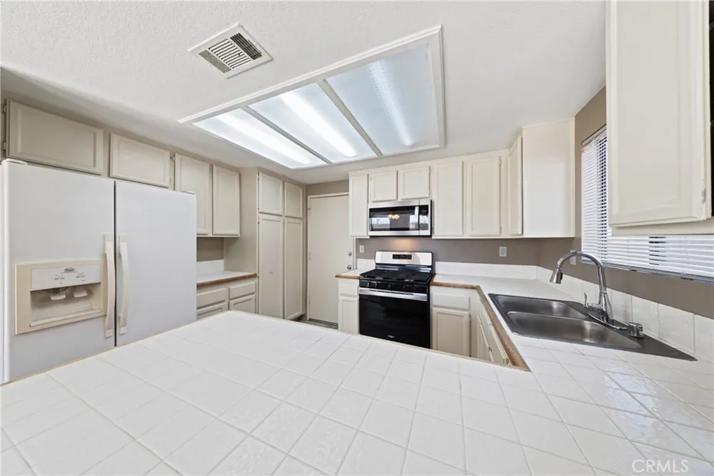 560 Boston Street Hemet, CA 92545