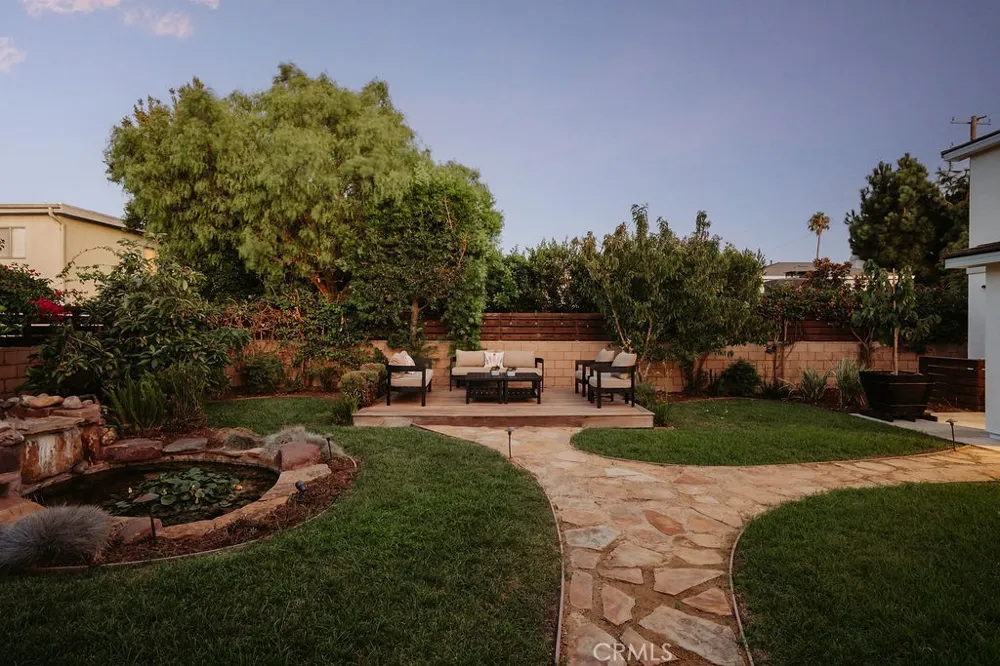 236 E 16th Street Costa Mesa, CA 92627