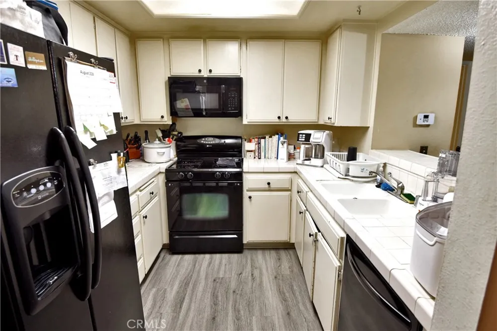 15155 Sherman Way #37 Van Nuys, CA 91405