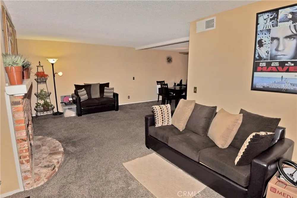 15155 Sherman Way #37 Van Nuys, CA 91405