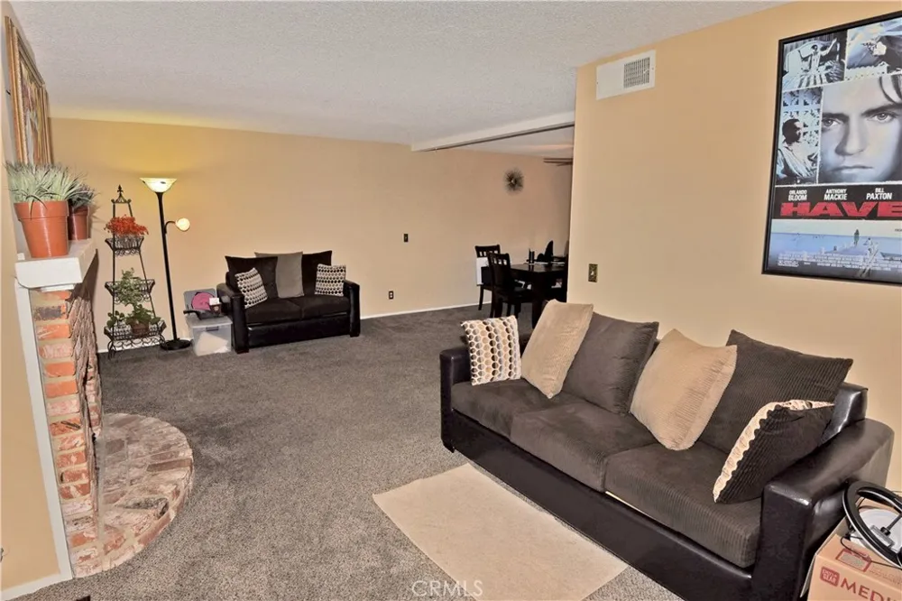 15155 Sherman Way #37 Van Nuys, CA 91405
