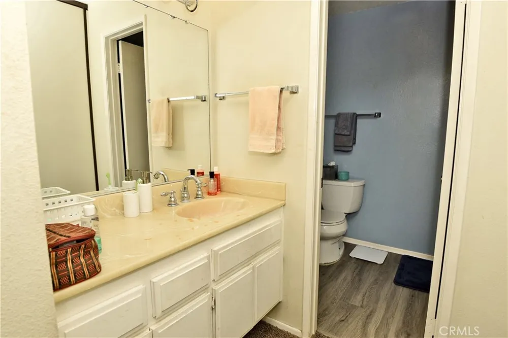 15155 Sherman Way #37 Van Nuys, CA 91405