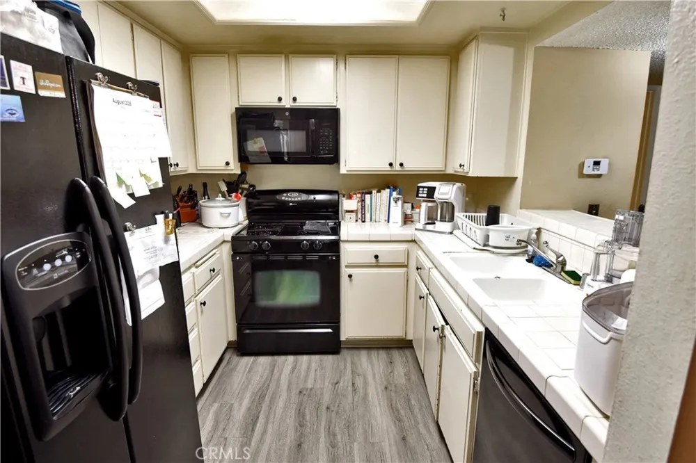 15155 Sherman Way #37 Van Nuys, CA 91405