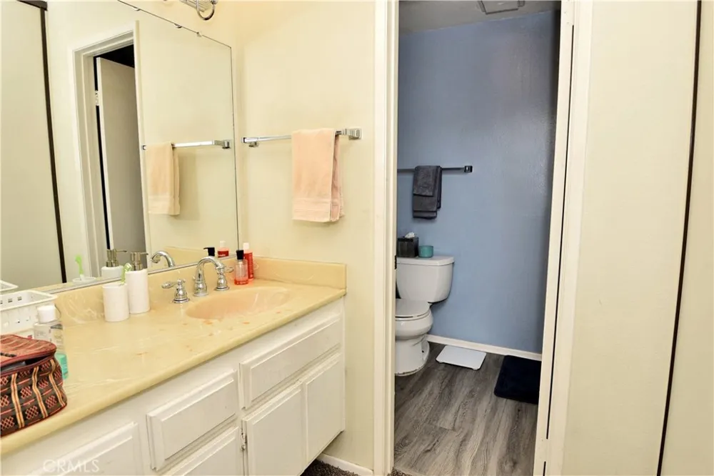 15155 Sherman Way #37 Van Nuys, CA 91405
